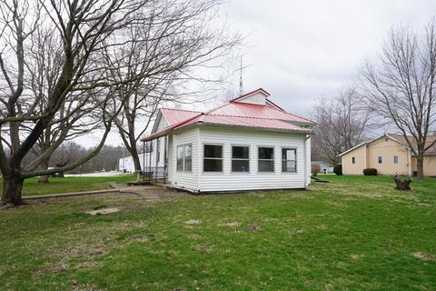 210 E Main St, Camargo, IL 61919 photo 5