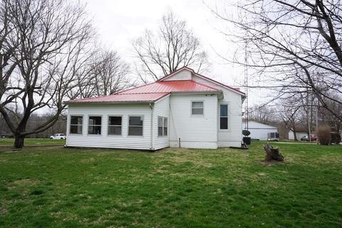 210 E Main St, Camargo, IL 61919 photo 6