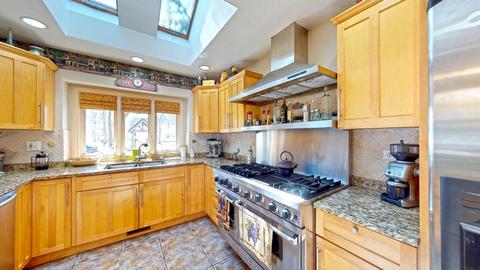 539 E 8th Ave, Naperville, IL 60563 photo 4