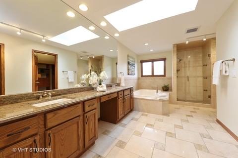 6120 Willowood Ln, Willowbrook, IL 60527 photo 15