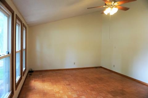 801 Castleton Dr, Champaign, IL 61821 photo 8