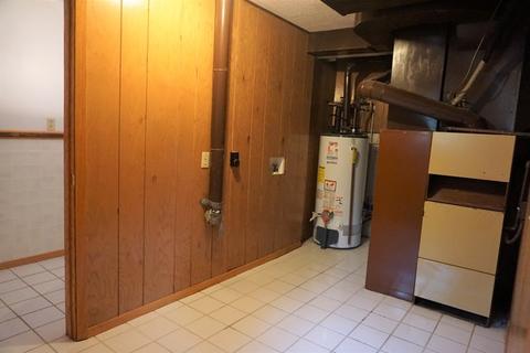 801 Castleton Dr, Champaign, IL 61821 photo 32