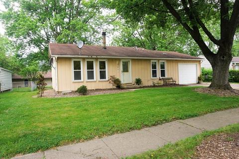 801 Castleton Dr, Champaign, IL 61821 photo 2