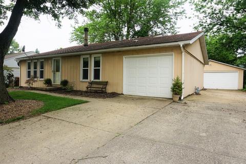 801 Castleton Dr, Champaign, IL 61821 photo 3