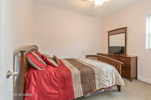 4126 S Berkeley Ave, Chicago, IL 60653 photo 8