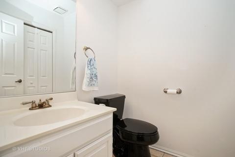 1656 Pebble Beach Dr, Hoffman Estates, IL 60169 photo 13