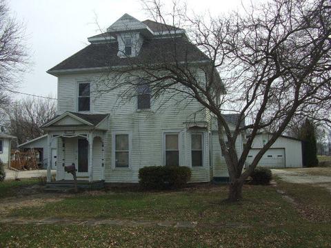 328 E Seminary Ave, Onarga, IL 60955 photo 1