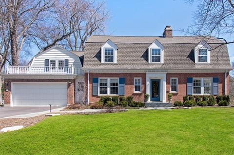 155 Spring Ln, Winnetka, IL 60093 photo 1