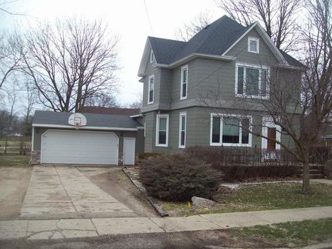 310 Peru St, Walnut, IL 61376 photo 1