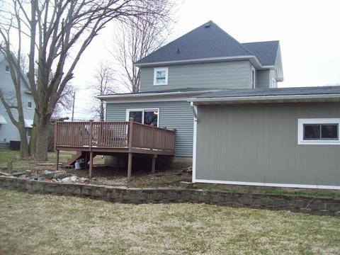 310 Peru St, Walnut, IL 61376 photo 2