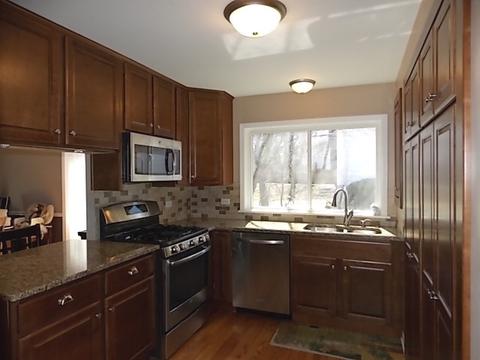 1721 Chippendale Rd, Hoffman Estates, IL 60169 photo 4