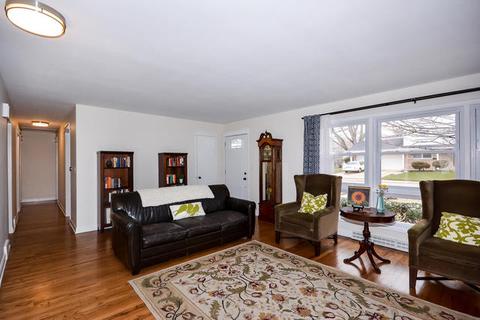 201 Ridge St, Algonquin, IL 60102 photo 3