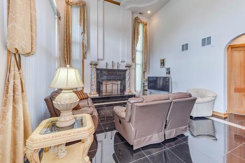 1575 Far Hills Dr, Bartlett, IL 60103 photo 9