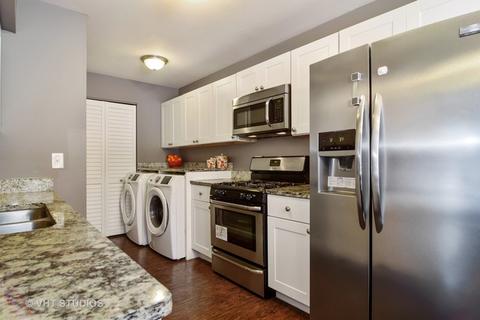 1101 Bunker Hill Ct #D, Wheaton, IL 60189 photo 4
