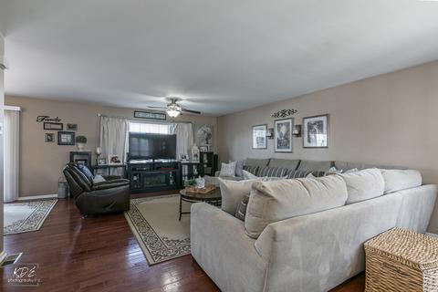 1719 Silver Ridge Dr, Plainfield, IL 60586 photo 2