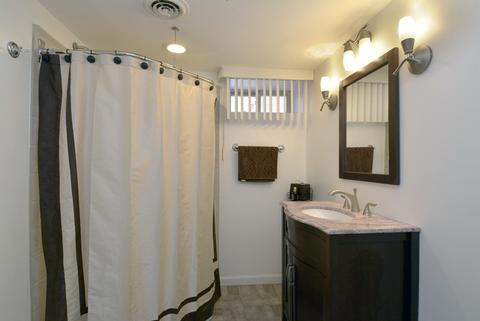 986 S 2nd Ave, Des Plaines, IL 60016 photo 24
