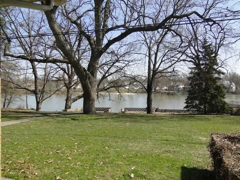 690 S Wall St, Kankakee, IL 60901 photo 4