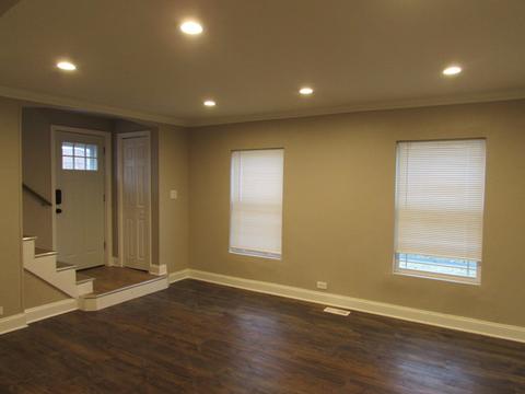 2143 E 98th St, Chicago, IL 60617 photo 2