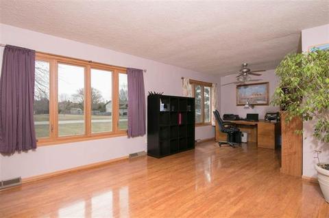 6404 Greystone, Roscoe, IL 61073 photo 4