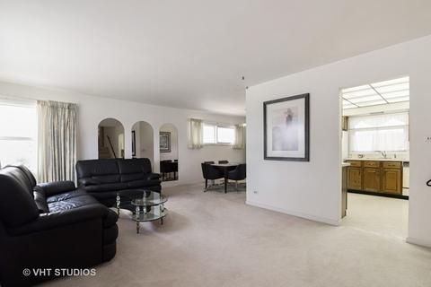 121 Michael Mnr, Glenview, IL 60025 photo 4
