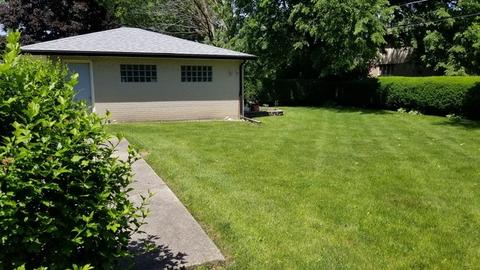 121 Michael Mnr, Glenview, IL 60025 photo 2