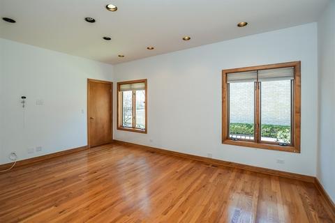 1342 Avalon Ct, Wheaton, IL 60189 photo 4