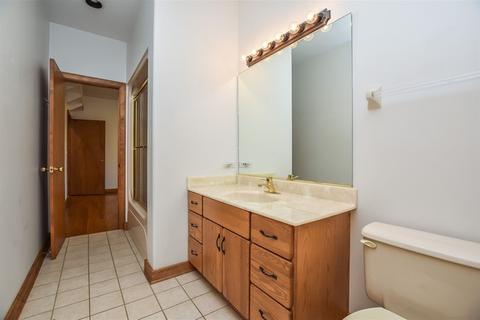 1342 Avalon Ct, Wheaton, IL 60189 photo 17