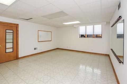 1342 Avalon Ct, Wheaton, IL 60189 photo 21