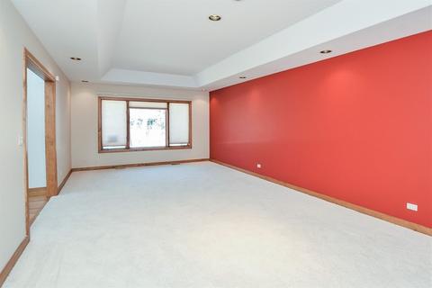 1342 Avalon Ct, Wheaton, IL 60189 photo 2