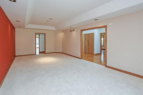 1342 Avalon Ct, Wheaton, IL 60189 photo 3