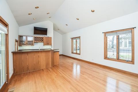 1342 Avalon Ct, Wheaton, IL 60189 photo 11