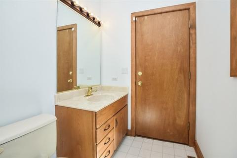 1342 Avalon Ct, Wheaton, IL 60189 photo 22