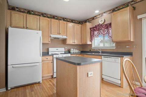 704 Christopher St, Plano, IL 60545 photo 9