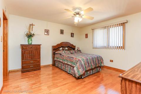 7913 W 80th Pl, Bridgeview, IL 60455 photo 19