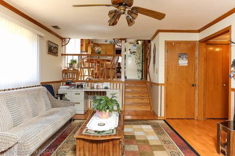 7913 W 80th Pl, Bridgeview, IL 60455 photo 14