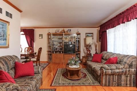 7913 W 80th Pl, Bridgeview, IL 60455 photo 10