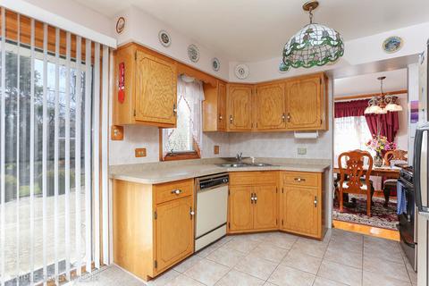 7913 W 80th Pl, Bridgeview, IL 60455 photo 5