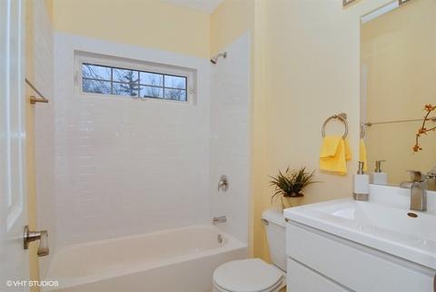 1065 Molitor Rd, Aurora, IL 60505 photo 9