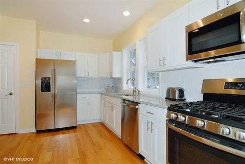 1065 Molitor Rd, Aurora, IL 60505 photo 4