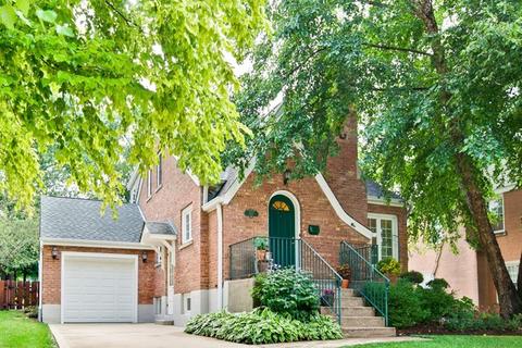 207 S Pine St, Mount Prospect, IL 60056 photo 2