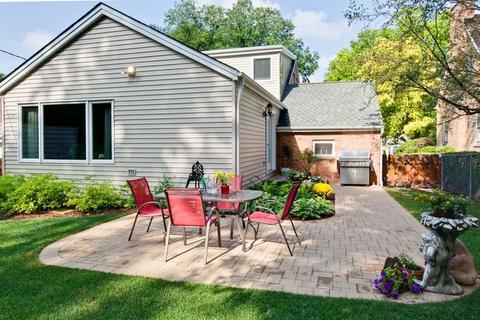 207 S Pine St, Mount Prospect, IL 60056 photo 4