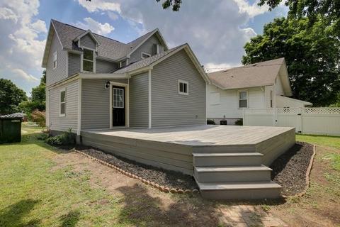 409 E State St, Paxton, IL 60957 photo 4