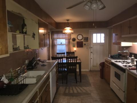 1083 Webster Ln, Des Plaines, IL 60016 photo 4