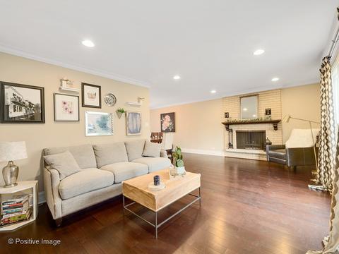1204 Durham Dr, Wheaton, IL 60189 photo 2