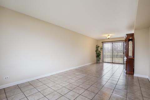 3175 Winchester Ct, Aurora, IL 60504 photo 2