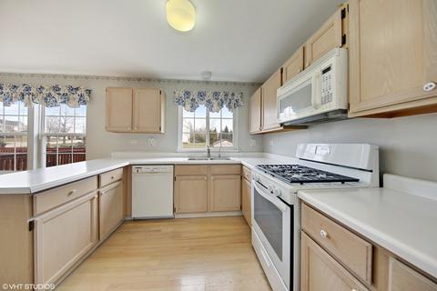 1311 Silver Cir, Bartlett, IL 60103 photo 3