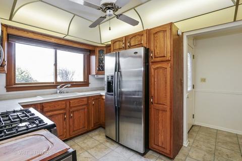 63 Rose Tree Ln, Lindenhurst, IL 60046 photo 3
