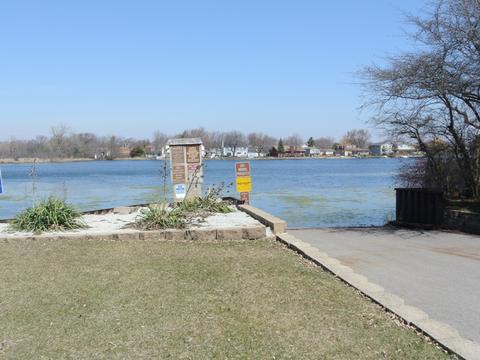 63 Rose Tree Ln, Lindenhurst, IL 60046 photo 26