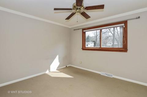 63 Rose Tree Ln, Lindenhurst, IL 60046 photo 6