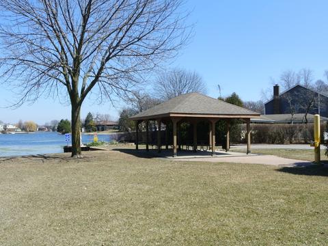 63 Rose Tree Ln, Lindenhurst, IL 60046 photo 23